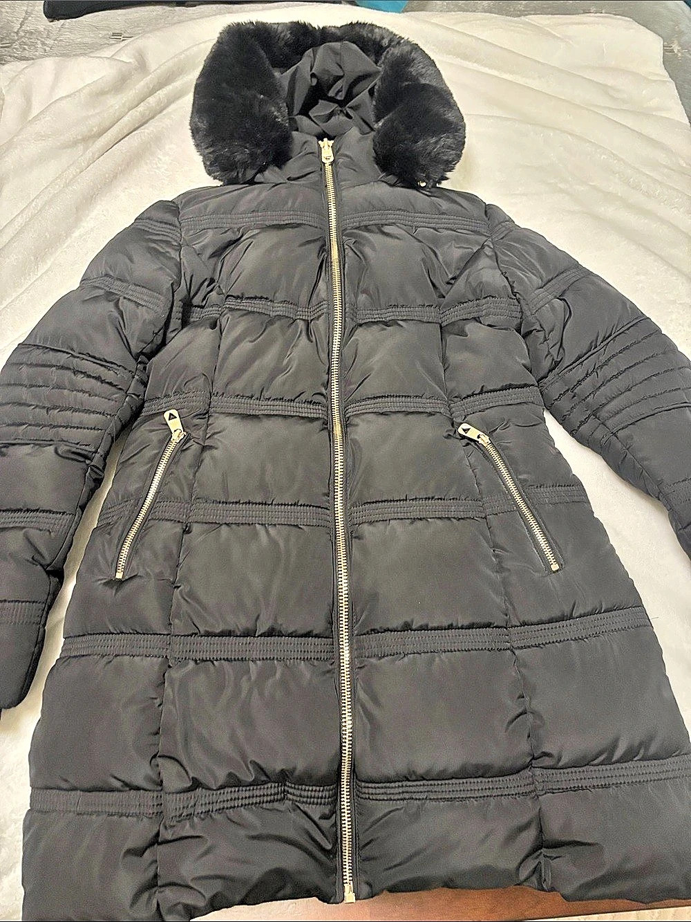 Guess Black Puffer Coat with Faux Fur Hood am